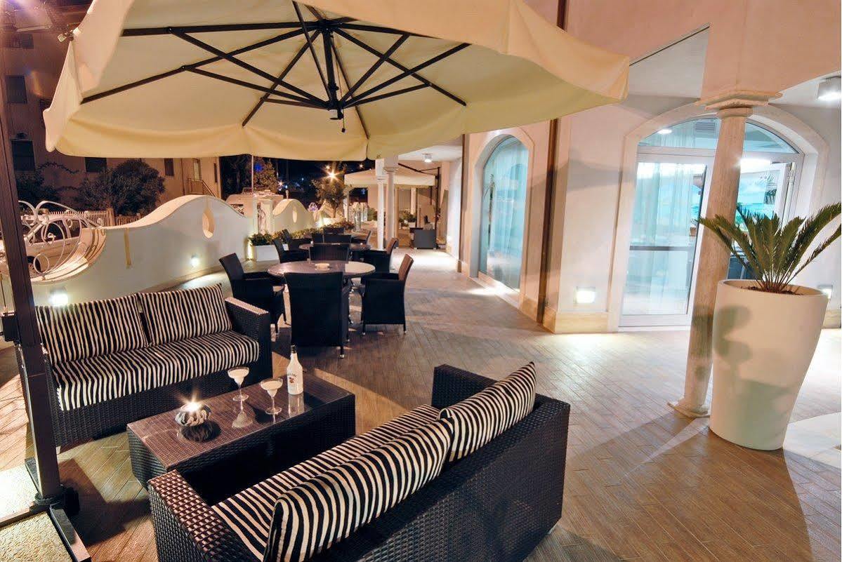Residence Costa Smeralda Grottammare Exterior foto
