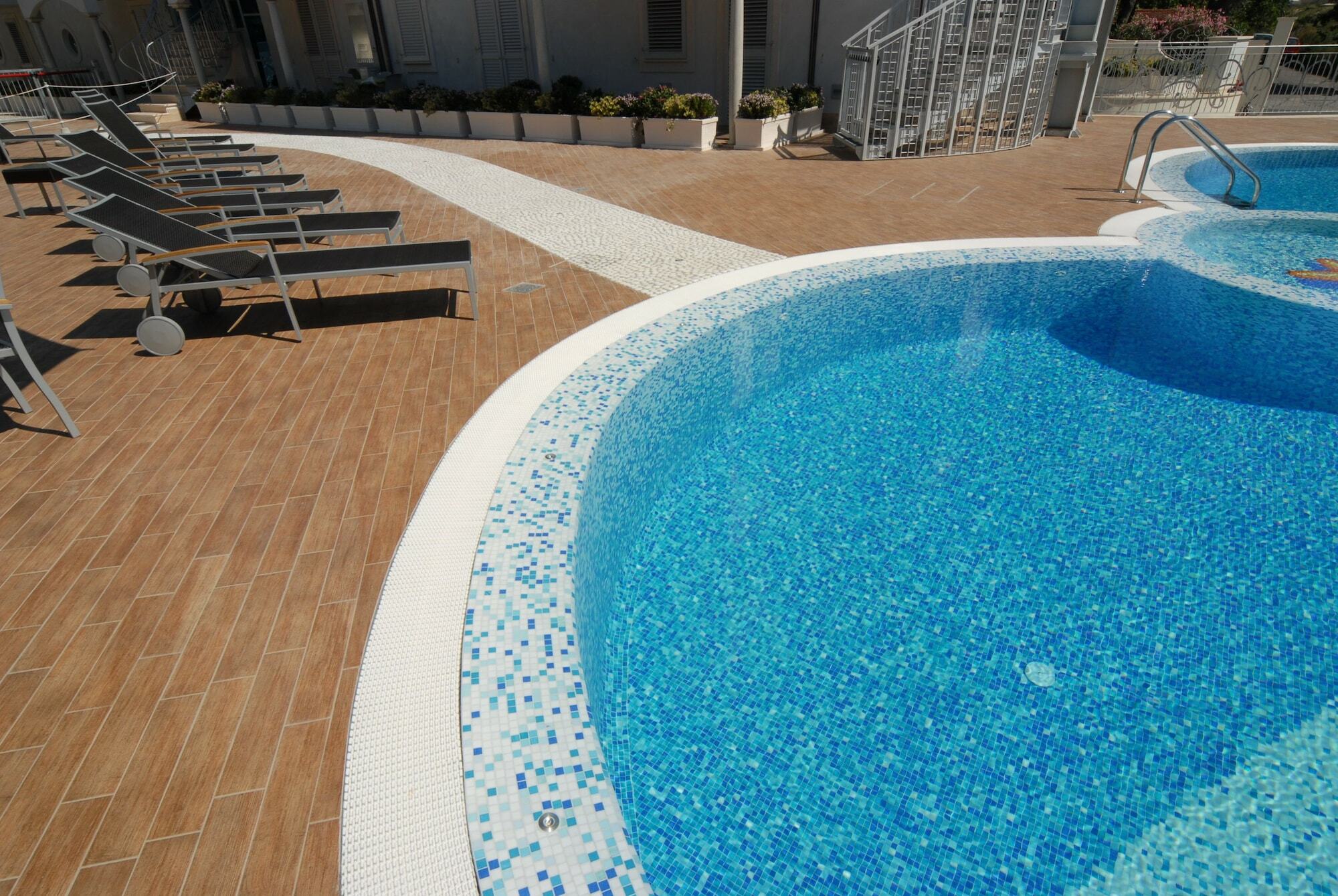 Residence Costa Smeralda Grottammare Exterior foto